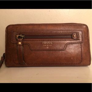 Fossil Leather Zipper Wallet